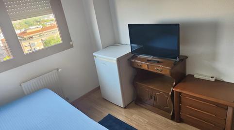 Photo 3 of Flat to share in Calle de Eduardo Barreiros, 3 C, Orcasur - 12 de Octubre, Madrid