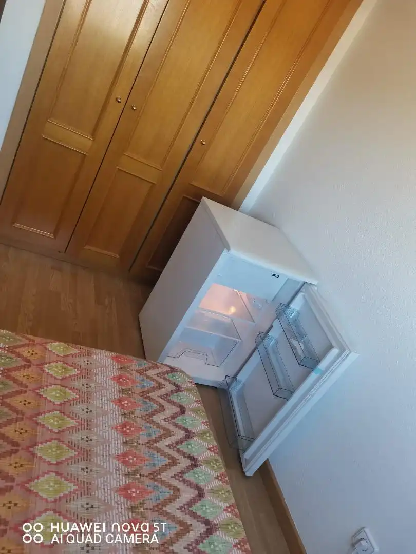 Bedroom of Flat for share in Madrid  with Air Conditioner, Heating and Parquet flooring