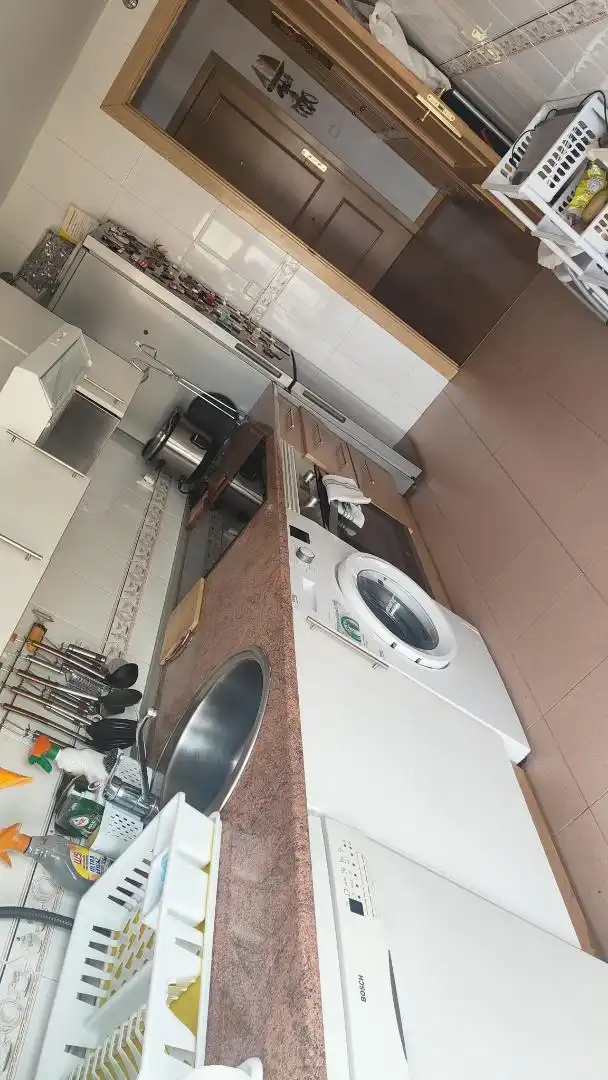Kitchen of Flat for share in Madrid  with Air Conditioner, Heating and Parquet flooring