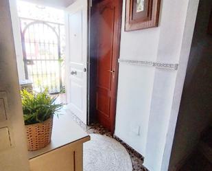 Single-family semi-detached to rent in Calle Jaramago, 83, Los Barrios