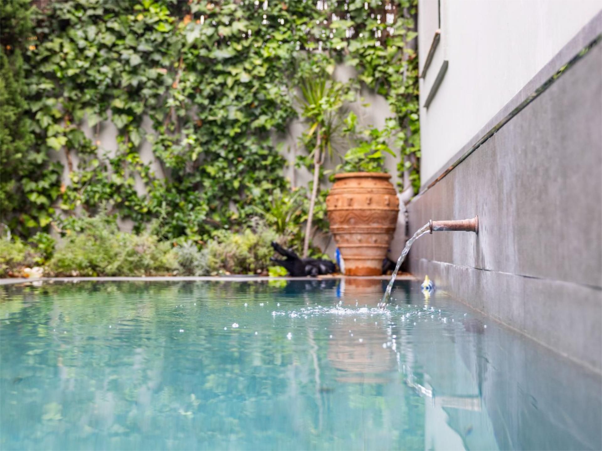 Swimming pool of Single-family semi-detached for sale in  Madrid Capital  with Air Conditioner, Terrace and Swimming Pool