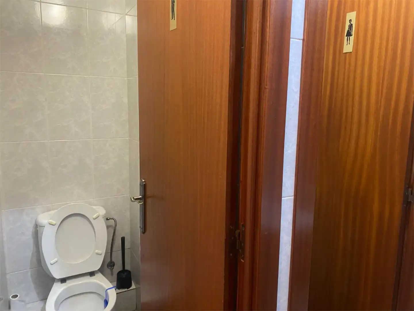 Local en traspaso en Carrer de Muntaner, 526, Sant Gervasi i la Bonanova Baño de Local en traspaso en Barcelona con Aire acondicionado y Amueblado