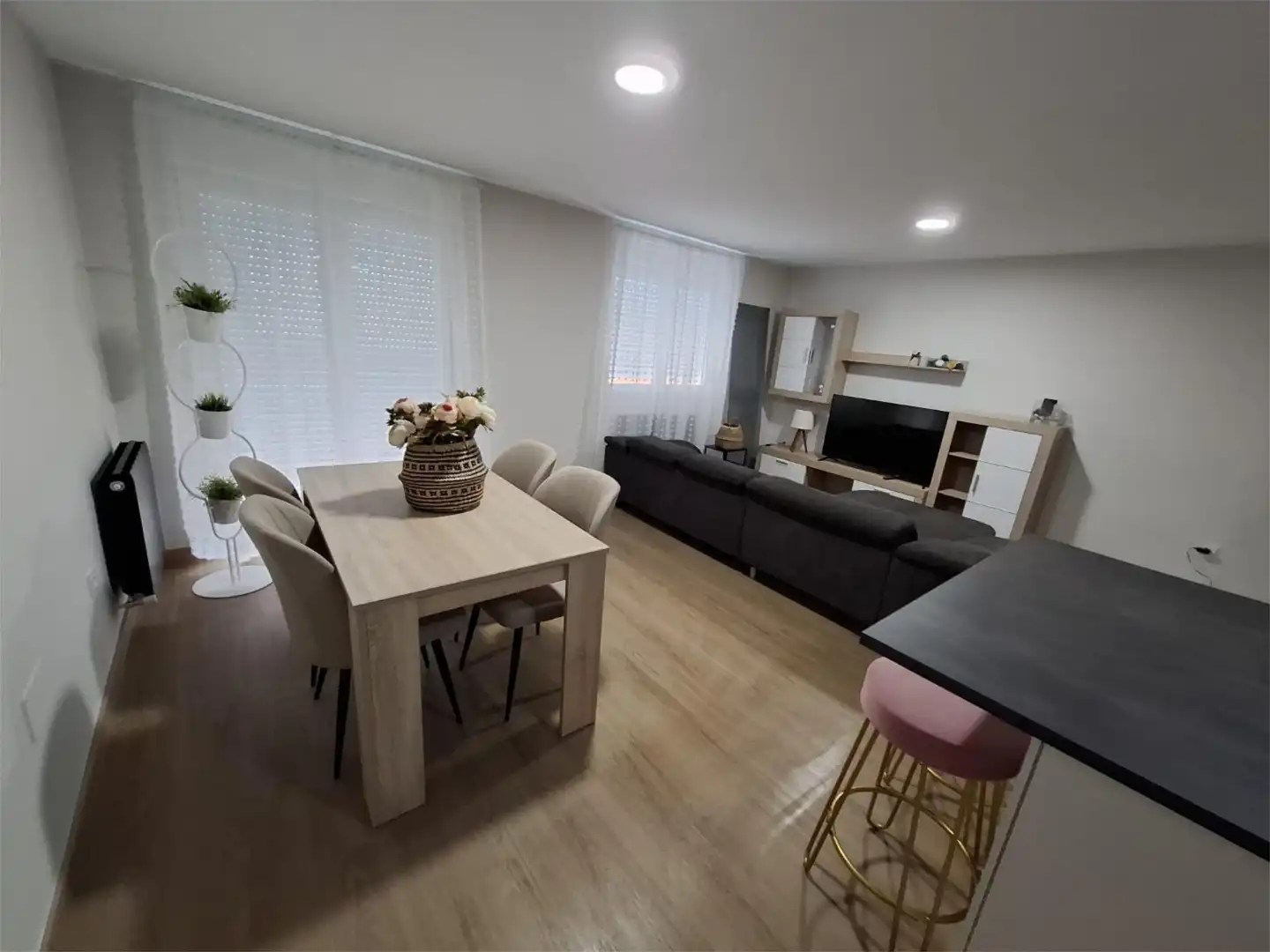 Sala de estar de Piso de alquiler en Astorga con Calefacción, Parquet y Amueblado