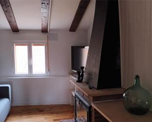 Living room of Flat to rent in Sigüenza  with Heating, Private garden and Parquet flooring