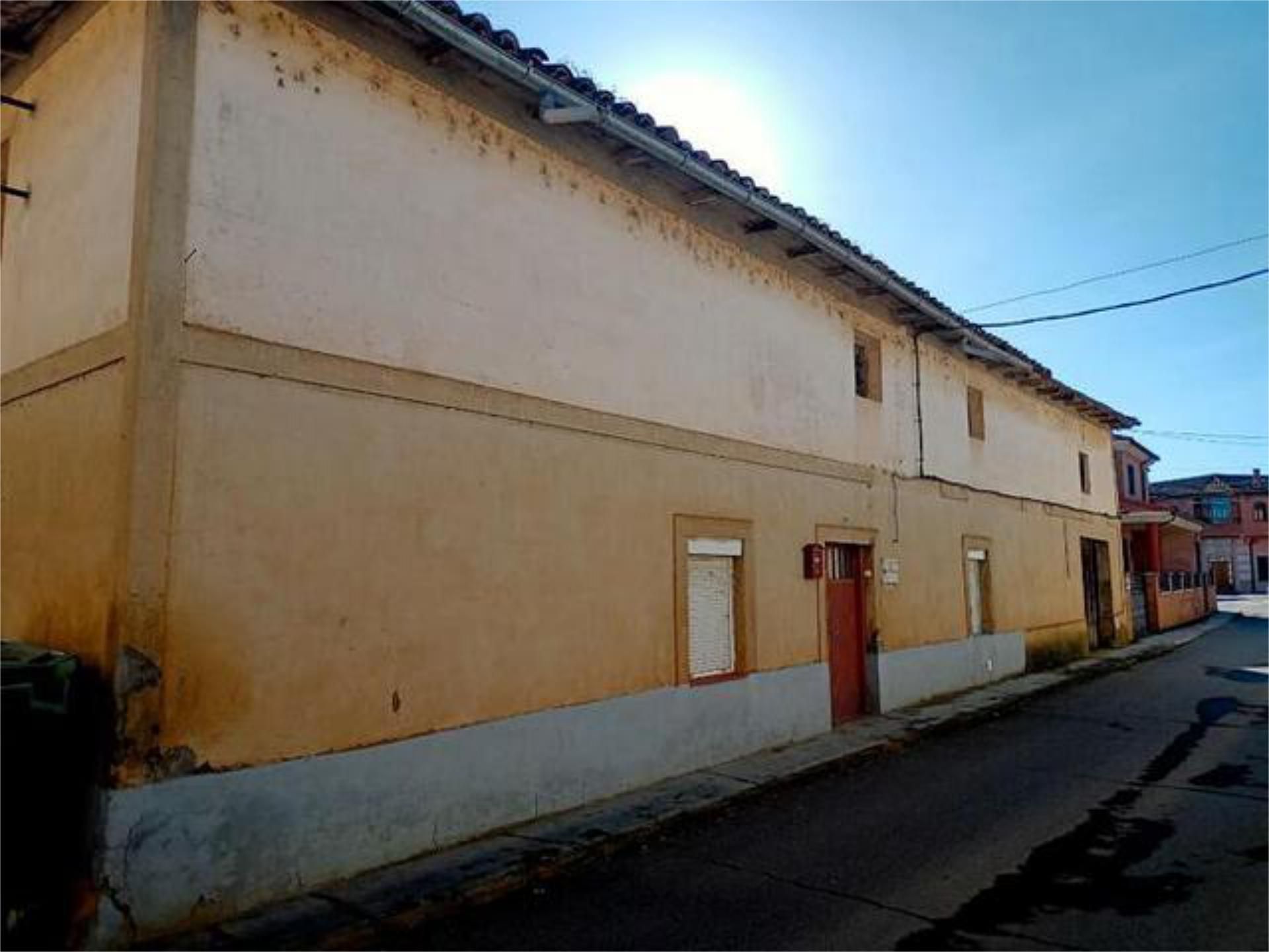 Exterior view of House or chalet for sale in Santa Cristina de la Polvorosa  with Terrace