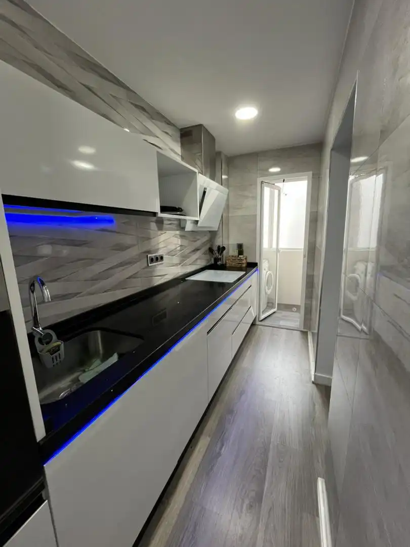 Kitchen of Flat for sale in Plasencia  with Air Conditioner, Furnished and Oven