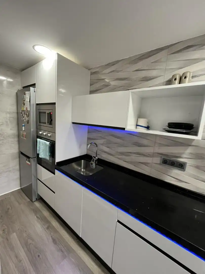 Kitchen of Flat for sale in Plasencia  with Air Conditioner, Furnished and Oven