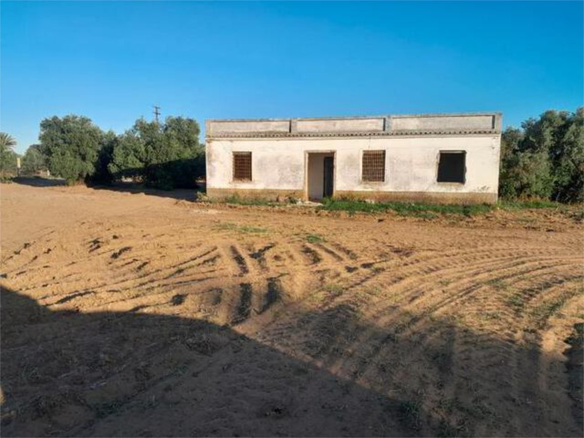 Casa adosada en venta en Utrera con Jardín privado, Terraza y Piscina