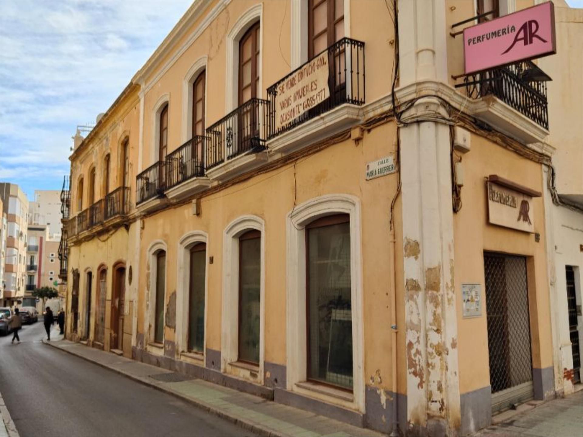 Vista exterior de Planta baixa en venda en  Almería Capital