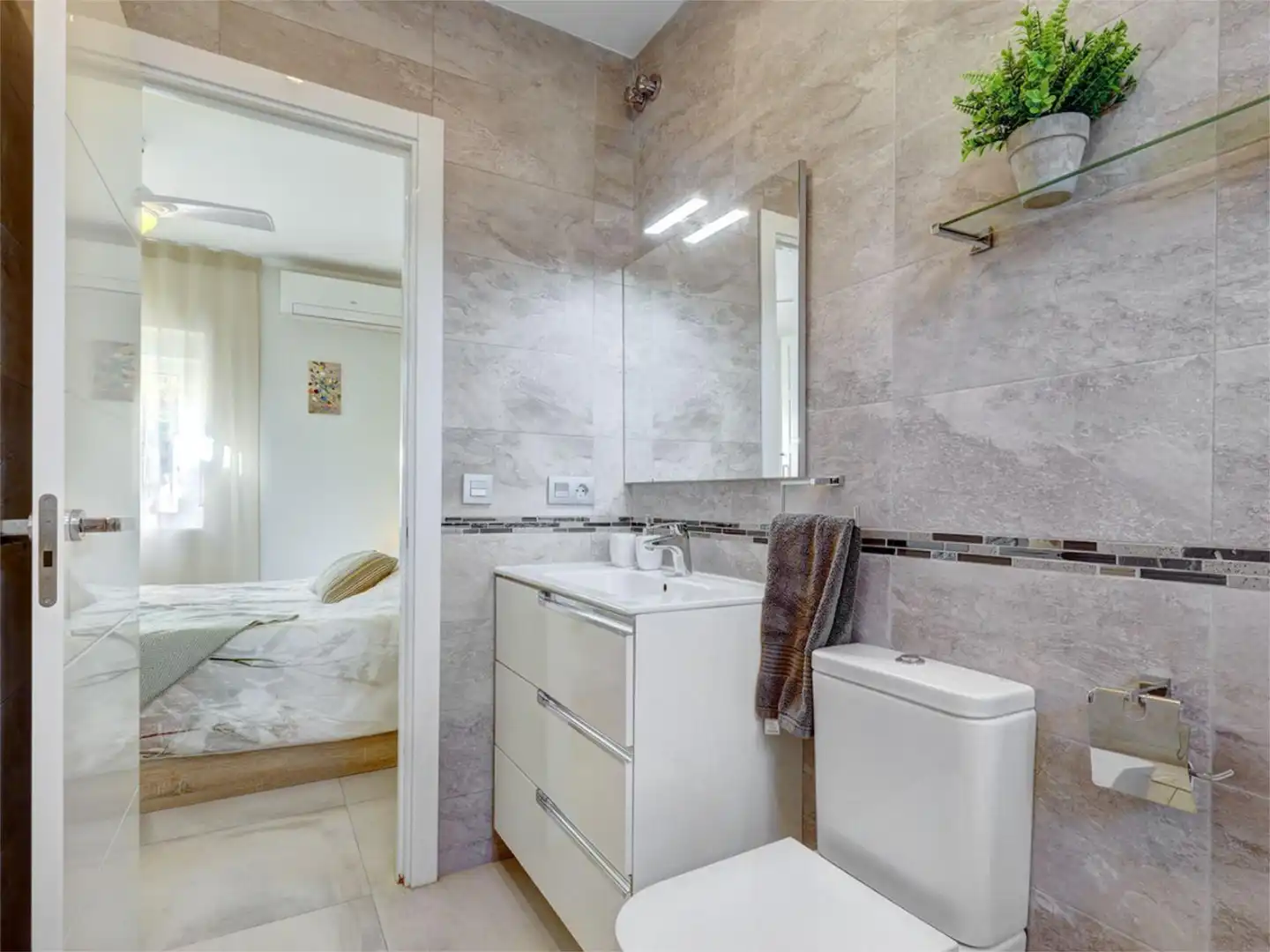 Casa o chalet en venta en Calle Clavel, 12, Torreblanca del Sol Baño de Casa o chalet en venta en Fuengirola con Aire acondicionado, Calefacción y Jardín privado