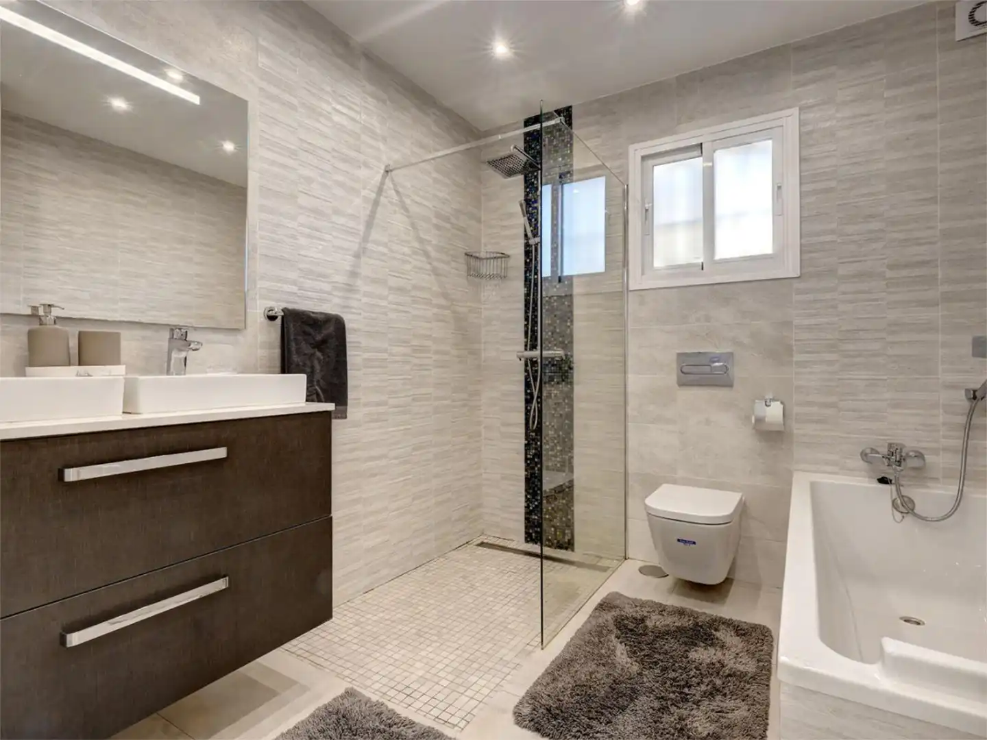 Casa o chalet en venta en Calle Clavel, 12, Torreblanca del Sol Baño de Casa o chalet en venta en Fuengirola con Aire acondicionado, Calefacción y Jardín privado