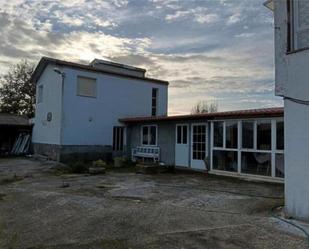 Vista exterior de Casa o xalet en venda en Villaveza de Valverde amb Calefacció, Jardí privat i Terrassa