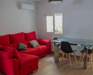 Living room of Flat to rent in  Sevilla Capital  with Air Conditioner and Furnished