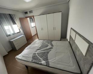 Bedroom of Flat to share in Huércal de Almería  with Air Conditioner, Heating and Parquet flooring