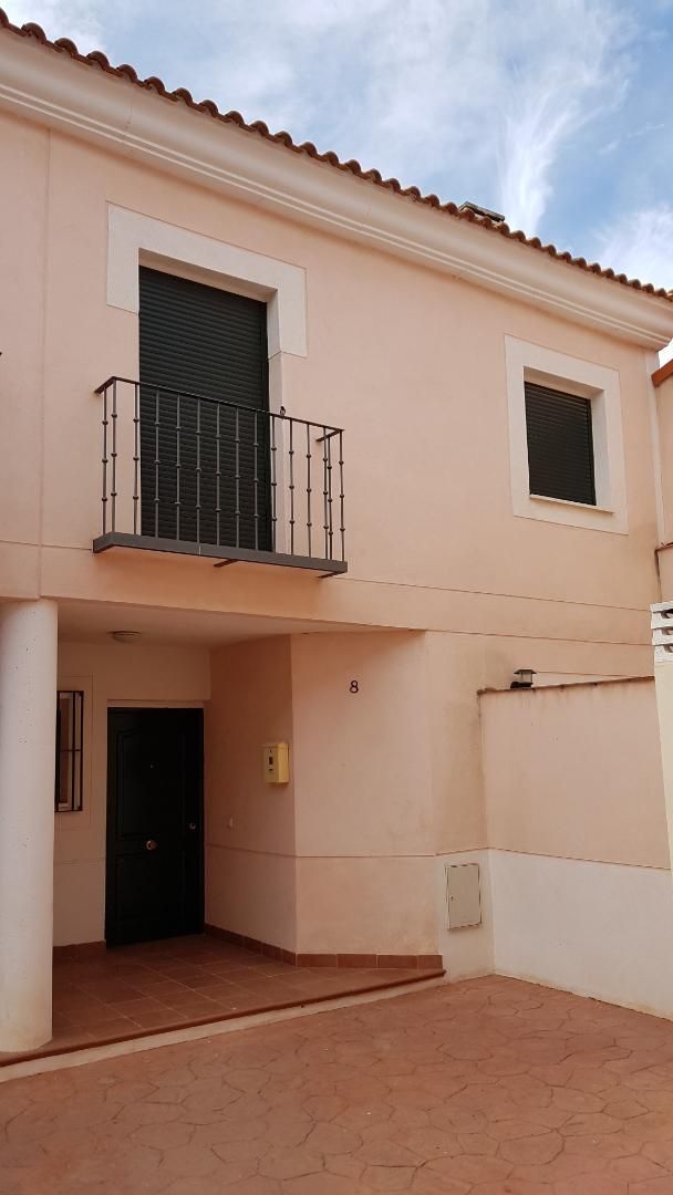 Exterior view of House or chalet for sale in Colmenar de Oreja  with Air Conditioner, Heating and Storage room