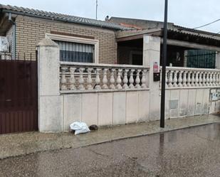 Vista exterior de Casa adosada en venda en Villanueva de Duero amb Aire condicionat