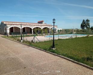 Piscina de Finca rústica en venda en Badajoz Capital amb Calefacció, Jardí privat i Terrassa