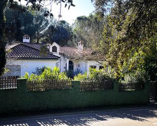 Vista exterior de Casa o xalet en venda en  Córdoba Capital amb Terrassa i Balcó