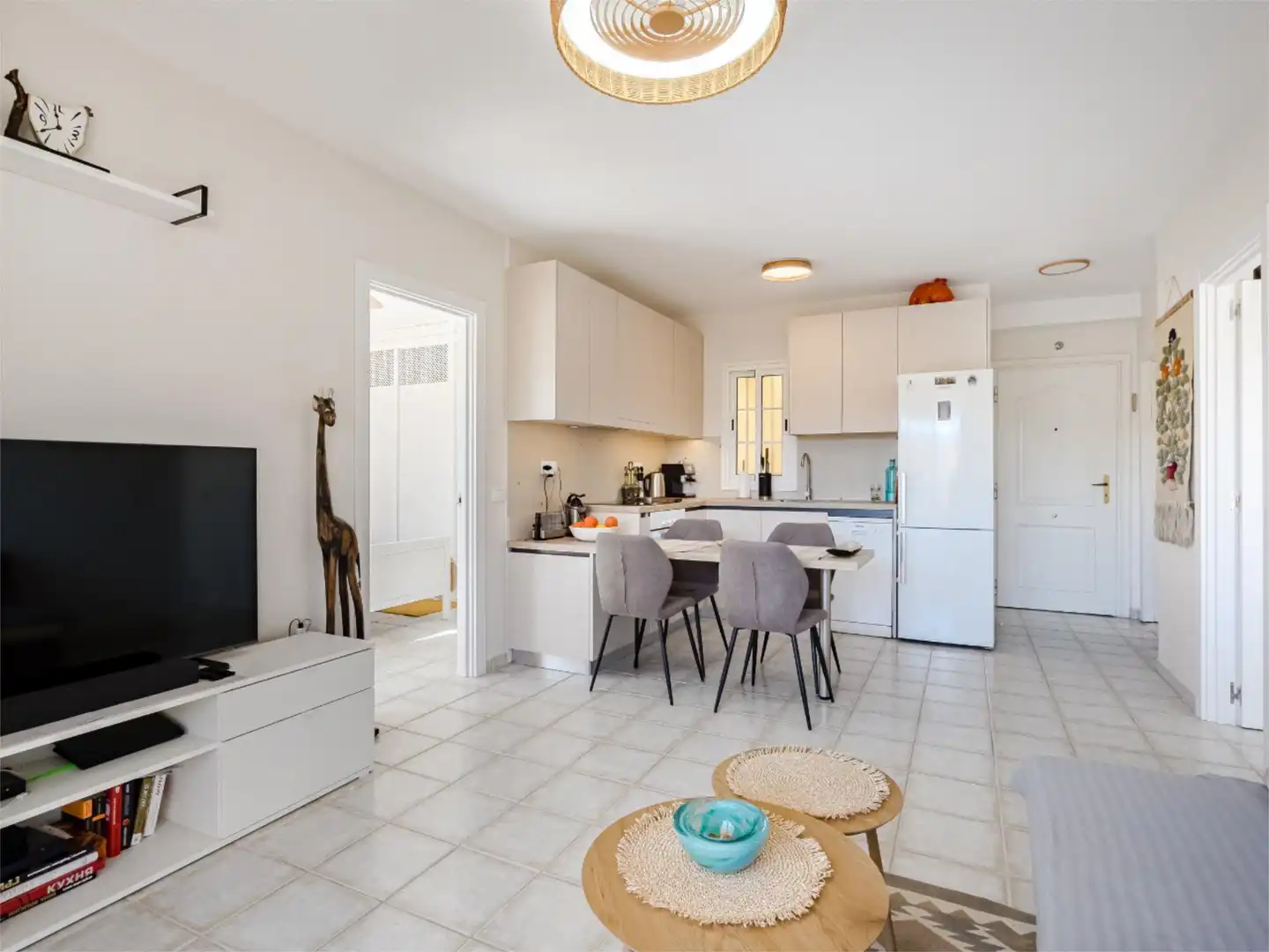 Cocina de Piso en venta en Arona con Terraza, Piscina y Balcón