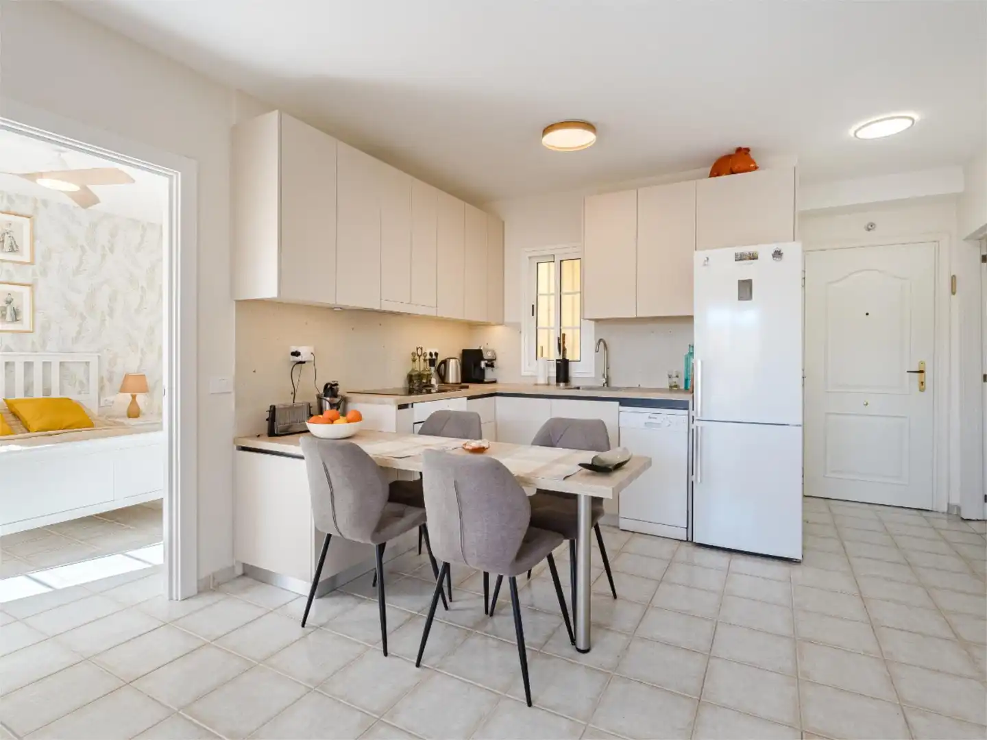 Cocina de Piso en venta en Arona con Terraza, Piscina y Balcón