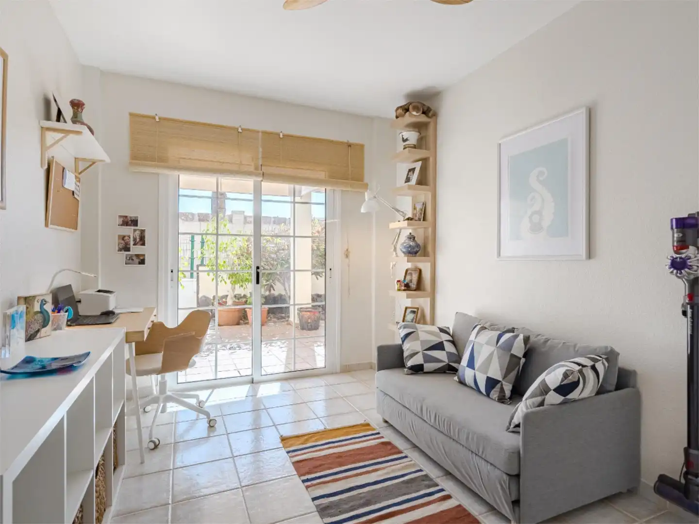 Sala de estar de Piso en venta en Arona con Terraza, Piscina y Balcón