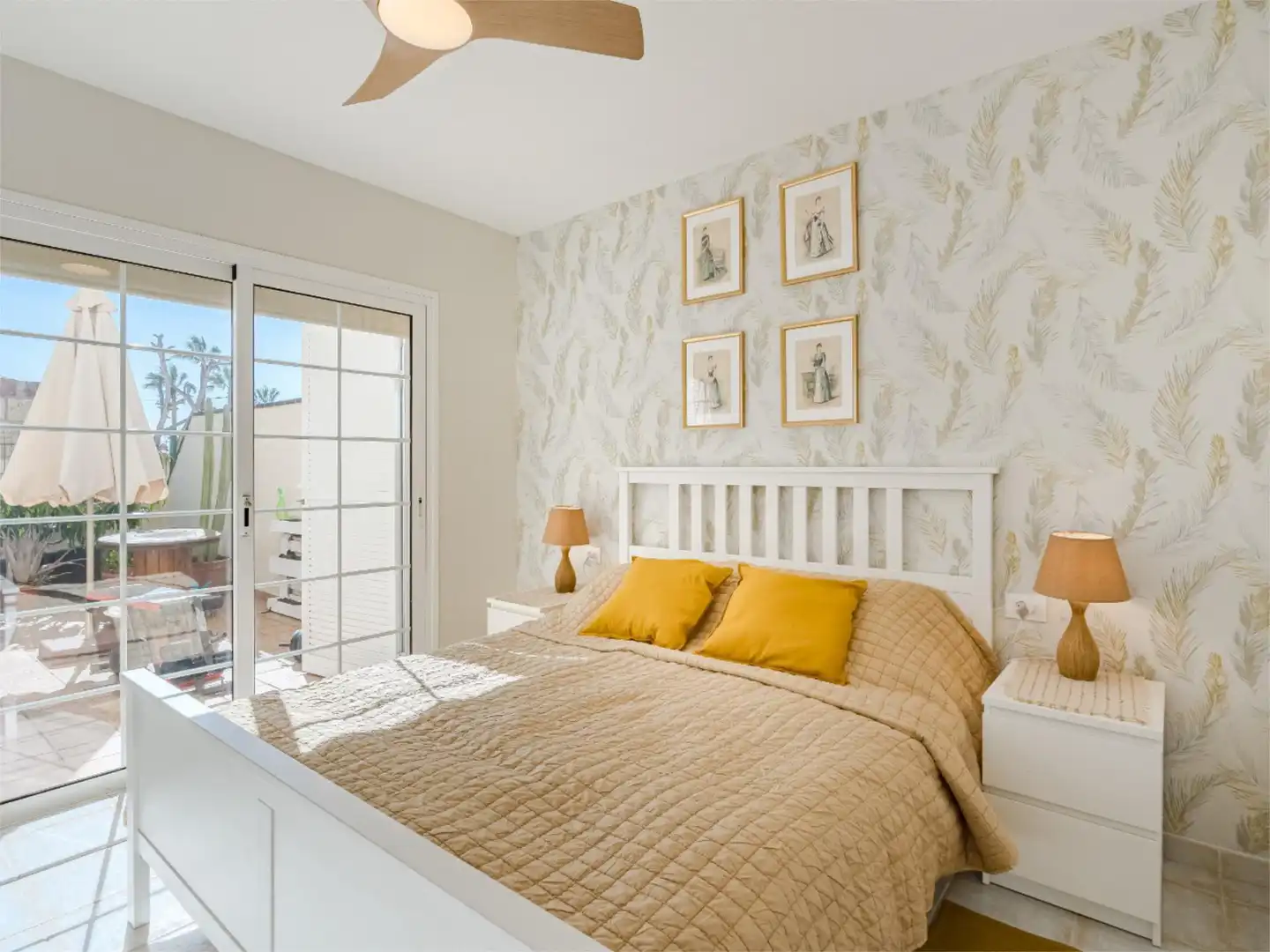 Habitación de Piso en venta en Arona con Terraza, Piscina y Balcón