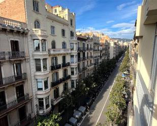 Exterior view of Flat for sale in  Barcelona Capital  with Air Conditioner and Balcony