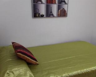 Bedroom of Flat to share in Piera  with Air Conditioner, Heating and Parquet flooring