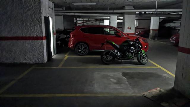 Garaje en Alquiler en Avinguda de Madrid, 7 en La Maternitat i Sant Ramon