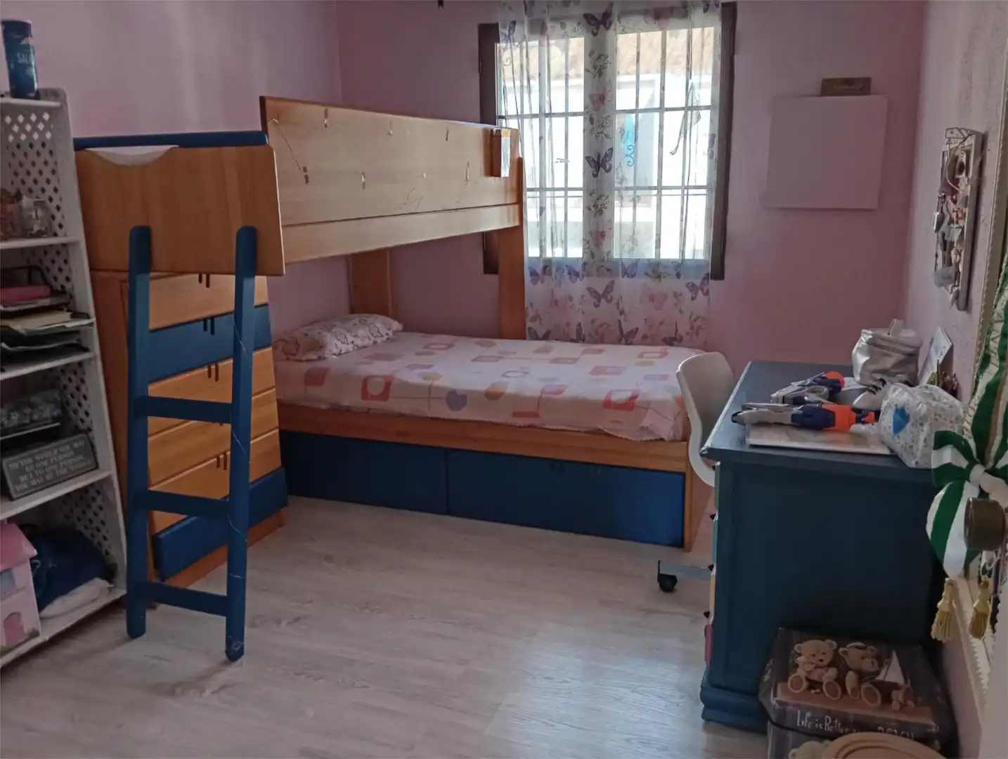 Casa adosada en venda a Calle Guadalmina, 35, Benahavís pueblo Dormitori de Casa adosada en venda en Benahavís amb Piscina