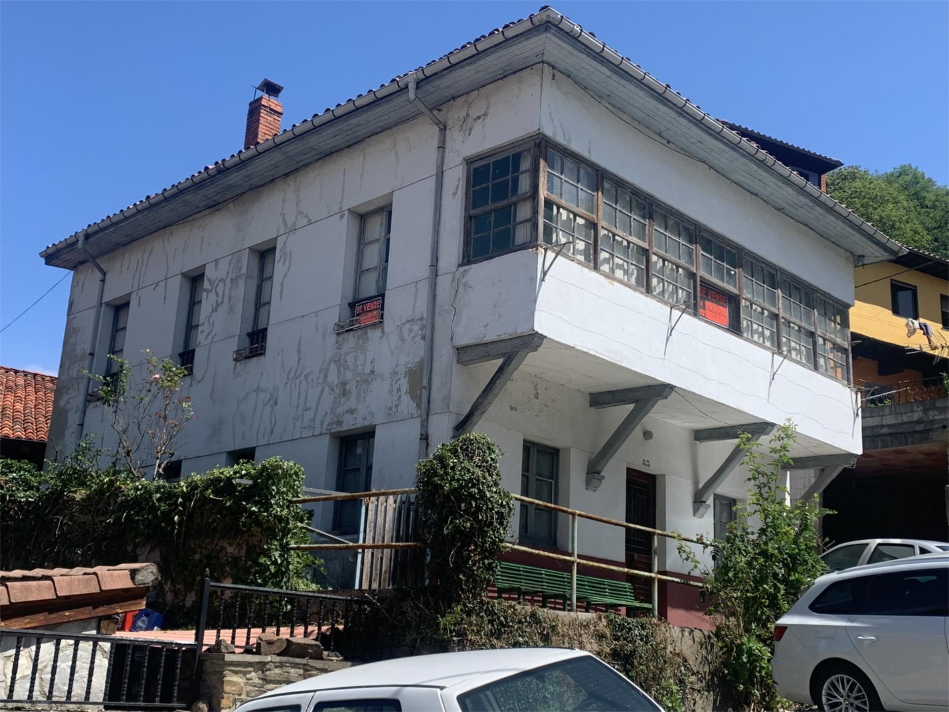 Vista exterior de Casa o xalet en venda en Quirós amb Jardí privat