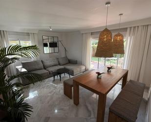 Living room of Flat to rent in Marbella  with Air Conditioner, Terrace and Swimming Pool