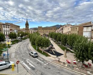 Vista exterior de Apartament de lloguer en Ayerbe amb Calefacció, Parquet i Moblat