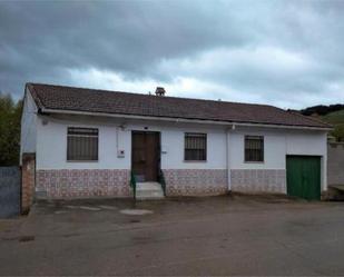 Vista exterior de Casa o xalet en venda en Horcajo de los Montes amb Jardí privat, Terrassa i Traster