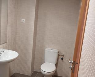 Bathroom of Flat to rent in Tortosa  with Oven, Community parking and Balcony