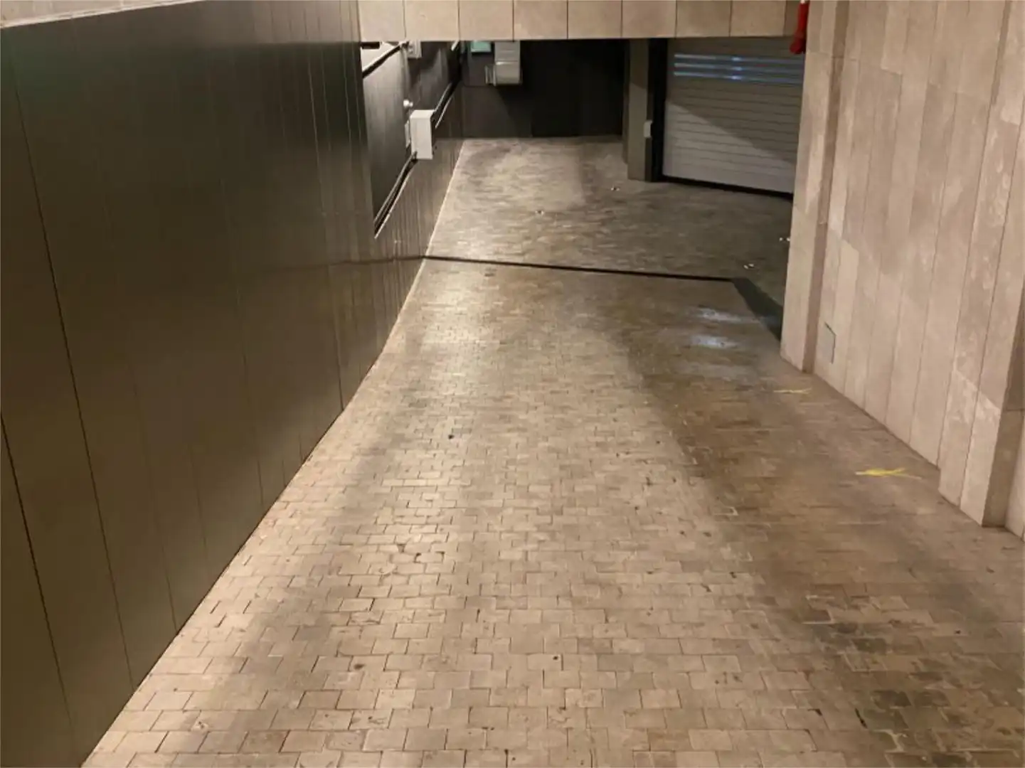 Garage for sale in Madrid