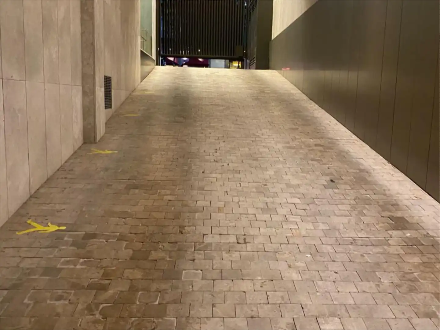Exterior view of Garage for sale in Madrid