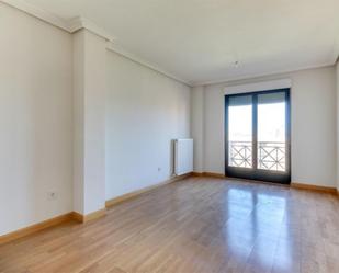 Living room of Flat to rent in Olot  with Heating, Parquet flooring and Video intercom