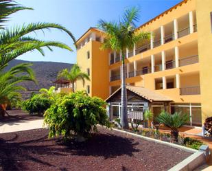 Vista exterior de Apartament en venda en Arona amb Aire condicionat, Terrassa i Piscina