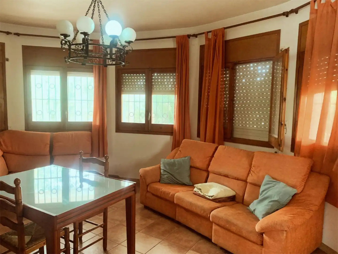 Country house zum Verkauf in Partida Quart, 25, Llevant Wohnzimmer von Country house zum Verkauf in Reus mit Terrasse, Schwimmbad und Balkon