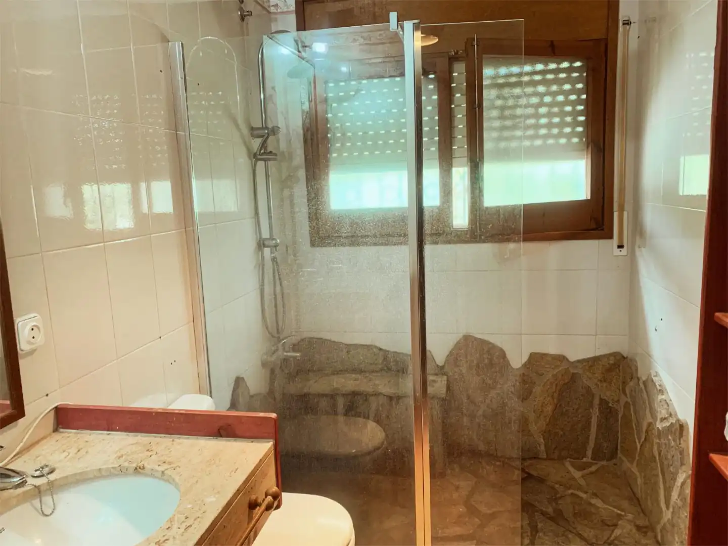 Country house zum Verkauf in Partida Quart, 25, Llevant Badezimmer von Country house zum Verkauf in Reus mit Terrasse, Schwimmbad und Balkon