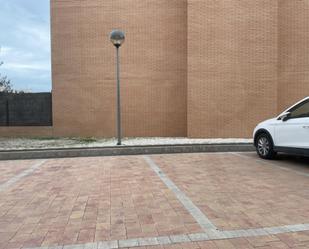 Parking of Garage to rent in Pinto