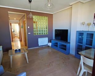 Living room of Flat to rent in Valdepeñas  with Air Conditioner and Terrace