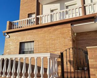 Vista exterior de Casa adosada en venda en Campillos amb Aire condicionat, Calefacció i Parquet