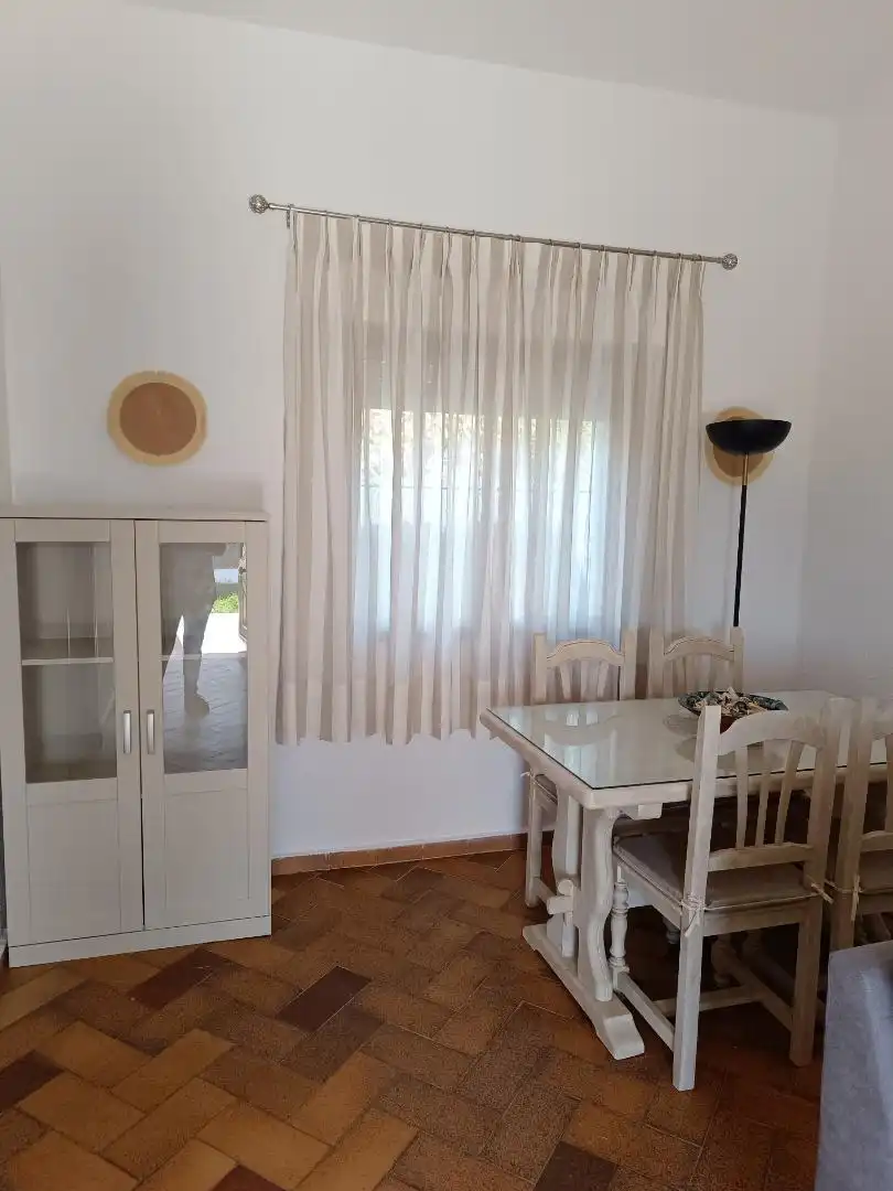 Menjador de Casa o xalet de lloguer en Barbate amb Jardí privat, Moblat i Forn