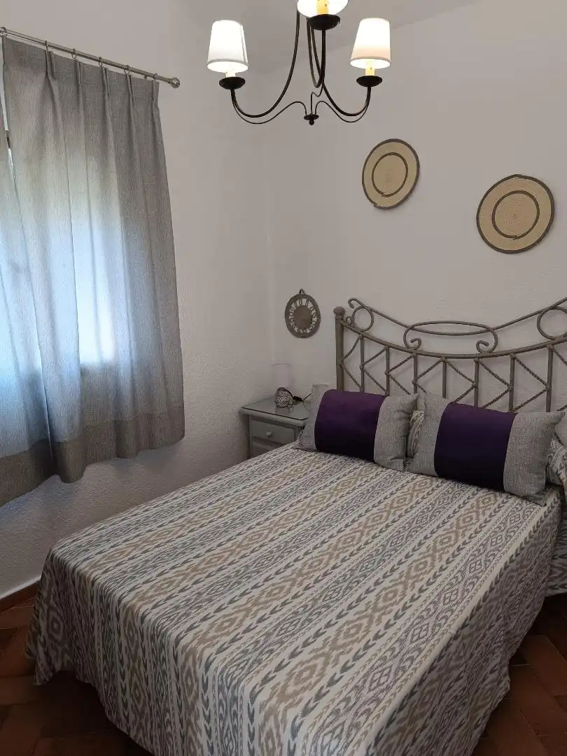 Dormitori de Casa o xalet de lloguer en Barbate amb Jardí privat, Moblat i Forn
