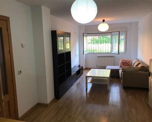 Living room of Flat to rent in Chiloeches  with Heating, Furnished and Oven