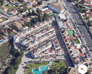 Vista exterior de Casa adosada en venda en Chiclana de la Frontera amb Jardí privat, Terrassa i Moblat