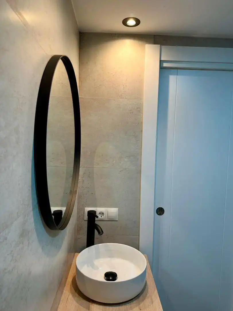 Badezimmer von Loft zum Verkauf in Salamanca mit Klimaanlage, Heizung und Parkett