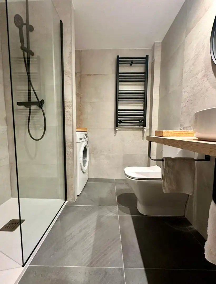 Badezimmer von Loft zum Verkauf in Salamanca mit Klimaanlage, Heizung und Parkett
